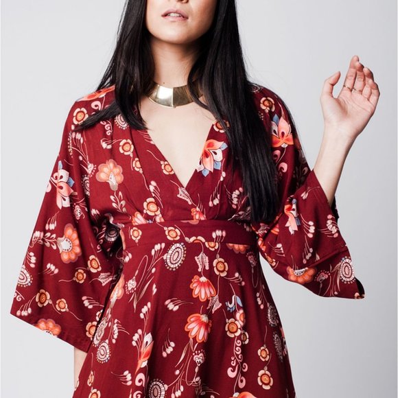 Q2 Dresses & Skirts - Q2 Maroon Floral Print Dress w/ Bat Sleeves